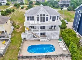 Oceanfront home with private pool, hot tub, decks & fast WiFi - dog-friendly