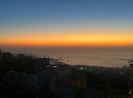 Mini 1BR Studio Central Broumana with Sea View，位于布罗马纳的酒店