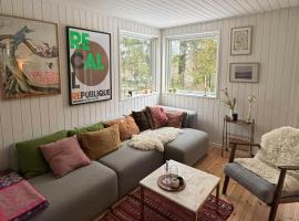 Cozy And Colourful Holiday Home In Skovgårde，位于Allingåbro的酒店
