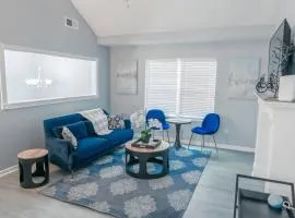 Modern Oak with 6BD-3BR Sleeps 12
