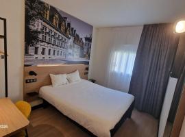 B&B HOTEL Grenoble Université 2，位于日尔的酒店