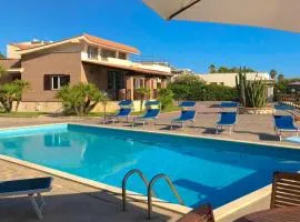 VILLA GABBIANO - Exclusive seafront Villa with Panoramic Views, Pool, Garden & Private Beach Access - ANZIO