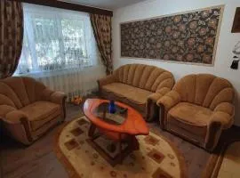 SWEET HOME & LiLiANA