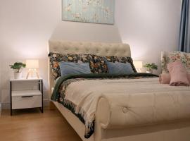 Spacious Double Room in Shared Flat，位于萨顿的酒店