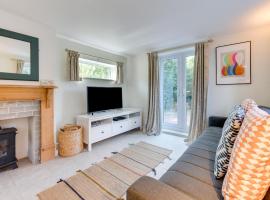 2 Bed in Sweffling oc-whcs，位于Rendham的酒店