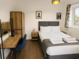 Free Parking-Modern Rooms in Central Cambridge Guest House by Luxiety Stays Near University