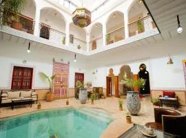 Riad Dar Mima Hnina - 2 Pools, Breakfast, 10' From Jamaa el-Fna, 10' From Airport