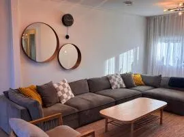 Stylish townhouse with 3 bedrooms and bathtub