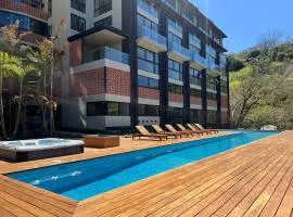 BEE Suites Santa Ana - San Jose