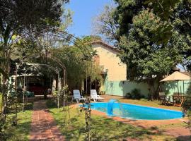Casa quinta en Capiatá，位于Capiatá的酒店