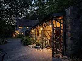 Honeymoon Cottage Chateau DuMont