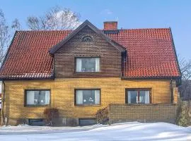 4 Bedroom Beautiful Home In Glemmingebro