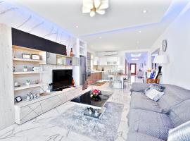 XC4 - PENTHOUSE, 3 bedroom, Modern, Designer - Attard，位于阿塔德的酒店