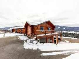 Cozy Secluded Log Cabin Retreat with Stunning Views, Luxury Comfort & Grill Deck in Sequim, Washington