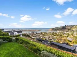 Luxury homestay with stunning seaview