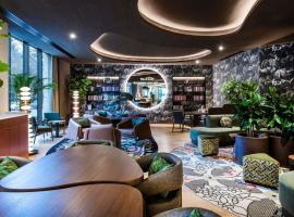 Swiss&ocirc;tel Tbilisi，位于第比利斯的带泳池的酒店