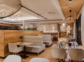 巴林沃特体育家庭酒店，位于艾奇的酒店