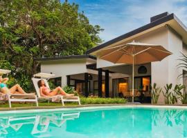 Luxury Villa Albizia, Eden Rock Estate, Pennington，位于彭宁顿的酒店