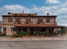 Hostal Los Rosales，位于Tejeda de Tiétar的酒店