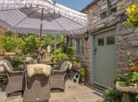 Helmsley Garden Cottage & Railway Carriage