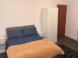 Your Cozy Colne Getaway Free parking and views