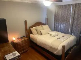 Retro Ranchhouse - Private Room 2 - private room in shared home space
