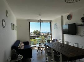 descanso y paz，位于卡尔德拉的酒店