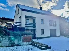 Comfortable holiday cottage in Herbeumont - 5 bedrooms, 3 bathrooms, SAUNA
