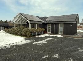 Nice Home In Grenaa With Sauna，位于格雷诺的酒店