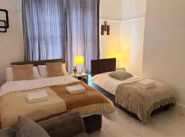 Oakmont Living 2BR Apartment