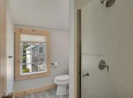 Orleans Resort Style Living with Pool and Hot Tub