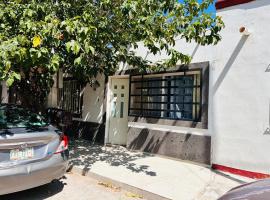Comfort and accessible place Casa Gloria，位于Gómez Palacio的酒店