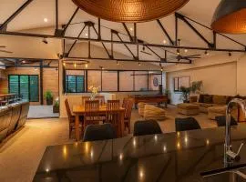 Newcastle CBD Penthouse, Spa & Entertainment