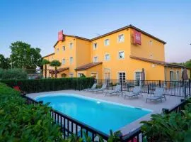 宜必思马诺斯克卡达拉切酒店