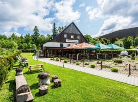 纽鲍尔旅馆，位于奥斯特鲁兹纳的酒店