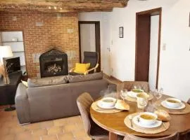 La Maisonnette - 2 chambres, parking, jardinet & calme