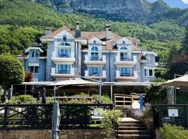 Hôtel La Maison Bleue par Yoann CONTE