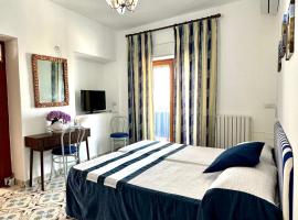 Blumoon Capri con accesso Piscina，位于阿纳卡普里的酒店
