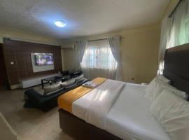Flora Suites，位于拉各斯的酒店