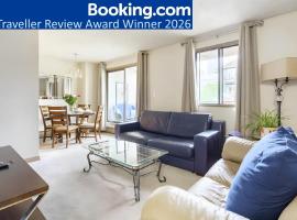 Entire condo downtown, walk to BMO & Stampede, secure parking, 1,5 hrs to Banff，位于卡尔加里的分契式公寓