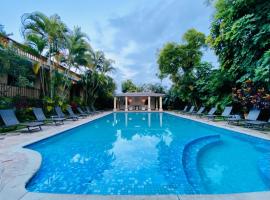 波萨达特拉尔腾安格温泉酒店，位于库埃纳瓦卡的酒店