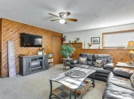 Pet-Friendly Pine Home: Near Hiking & Fishing!