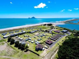 Thornton Beach Holiday park，位于Thornton的带停车场的酒店