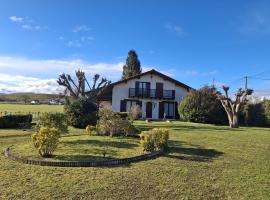 Maison familiale Pays Basque，位于Ahaxe-Alciette-Bascassan的酒店