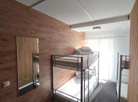 Rooms4Rest BIZ Skibicka budynek 2 - Private rooms for tourists