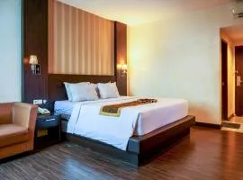 Tripletree Stefani Hotel