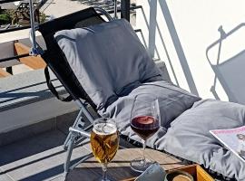 Idyll Homes THE PENTHOUSE，位于Avdhellero的酒店