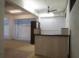 Hotel O RVC Hospitality Near Pune Airport，位于Kharadi的酒店