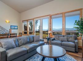 4 king beds w ensuites Double the Living Space!，位于比格福克的酒店