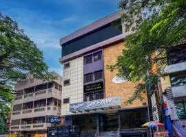 Super Townhouse OAK Clove Boutique Hotel Rajaji Nagar Near Lulu Mall Bengaluru